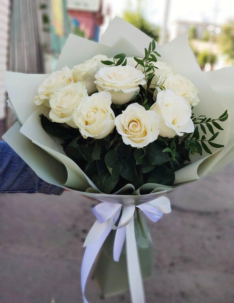 Букет Белые розы Проуд в Подлужном