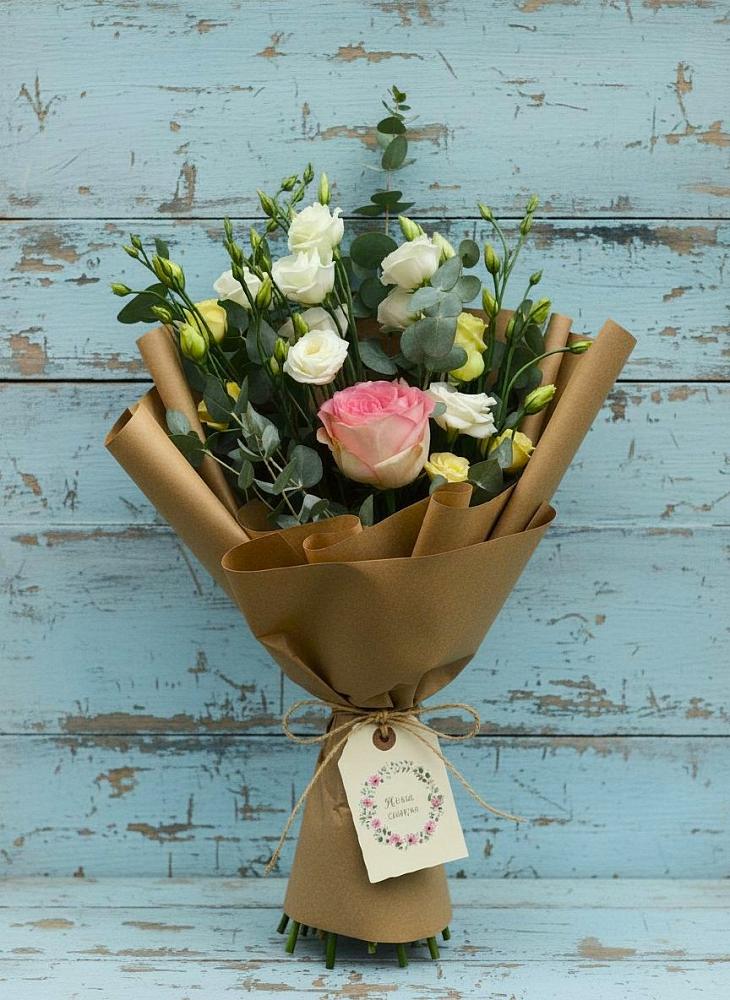 Букет цветов из: Розы и Лизиантусы в Подлужном