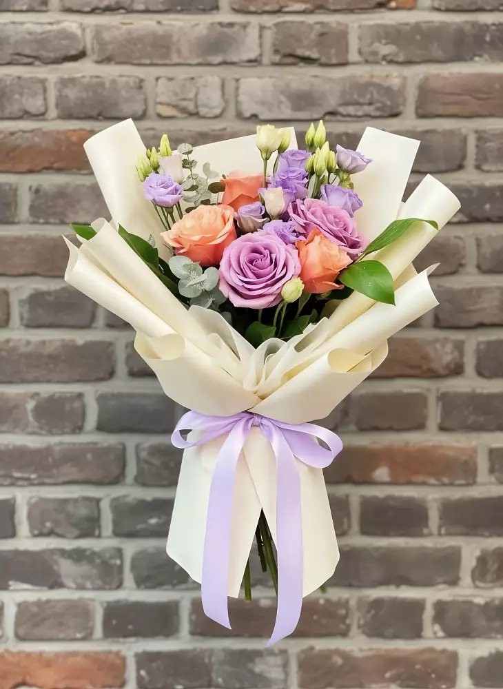 Букет цветов из: Лизиантусы и Розы в Подлужном