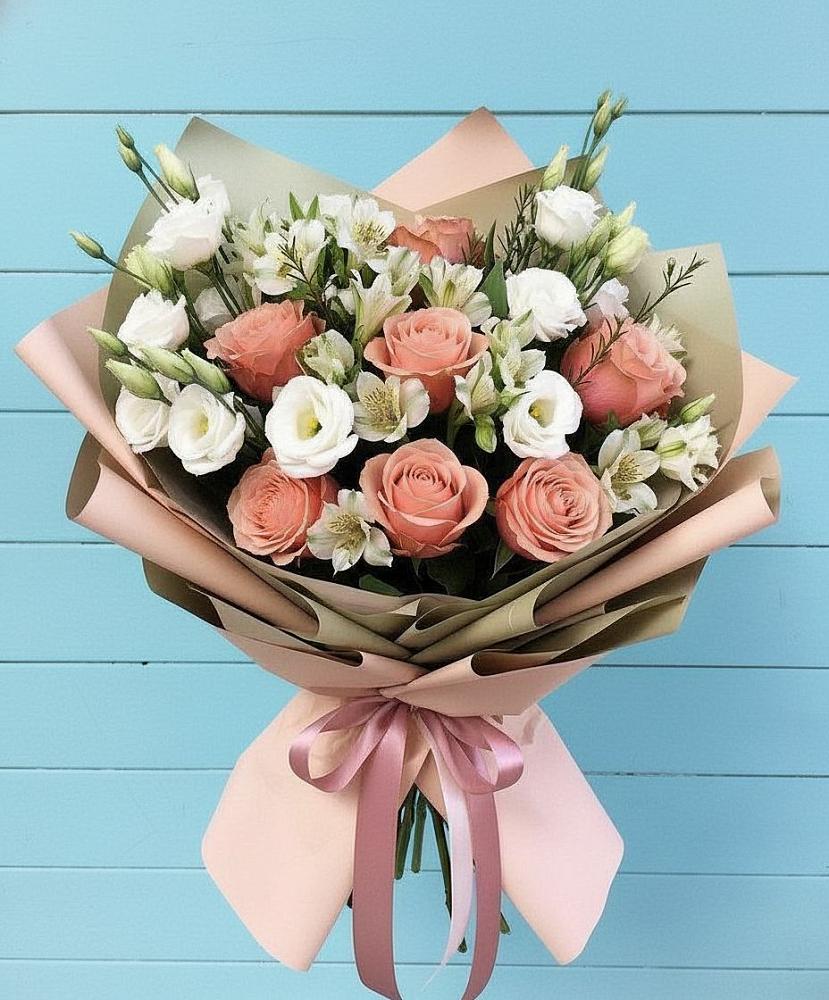 Букет цветов из: Розы, Альстромерии и Лизиантусы в Подлужном