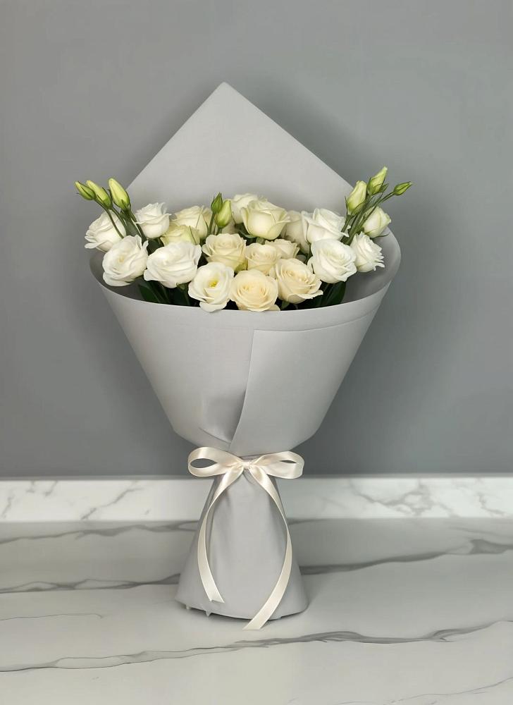 Букет цветов из: Розы и Лизиантусы в Подлужном