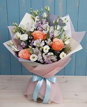 Букет цветов из:  Лизиантусы, Розы, Альстромерии и Гипсофила #REPLACE_PRED# Подлужном