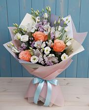 Букет цветов из:  Лизиантусы, Розы, Альстромерии и Гипсофила в Подлужном