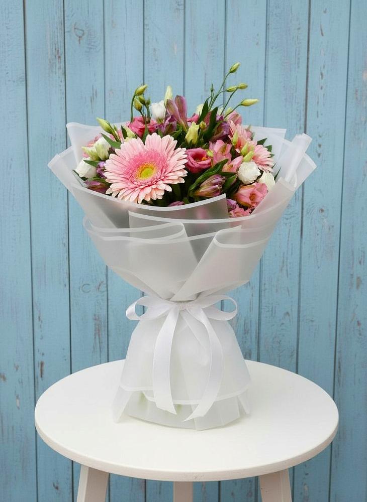 Букет цветов из: Герберы, Альстромерии и Лизиантусы в Подлужном