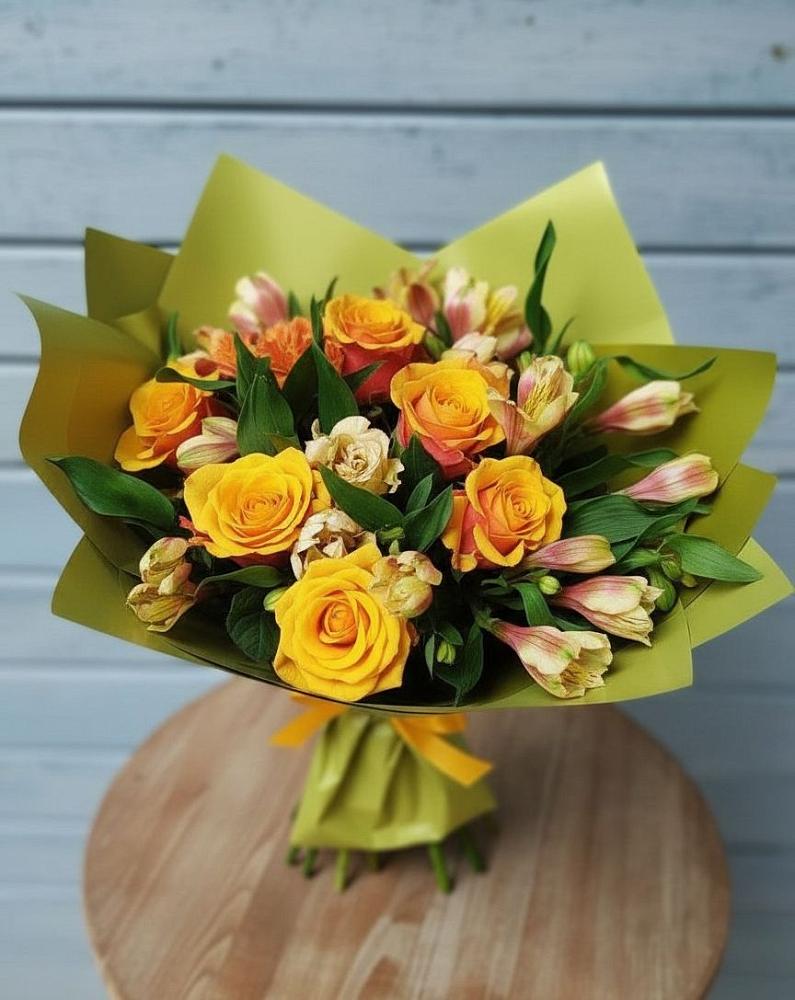 Букет цветов из: Альстромерии и Розы в Подлужном