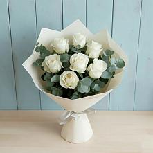 Букет Белые розы в Эвкалипте в Подлужном
