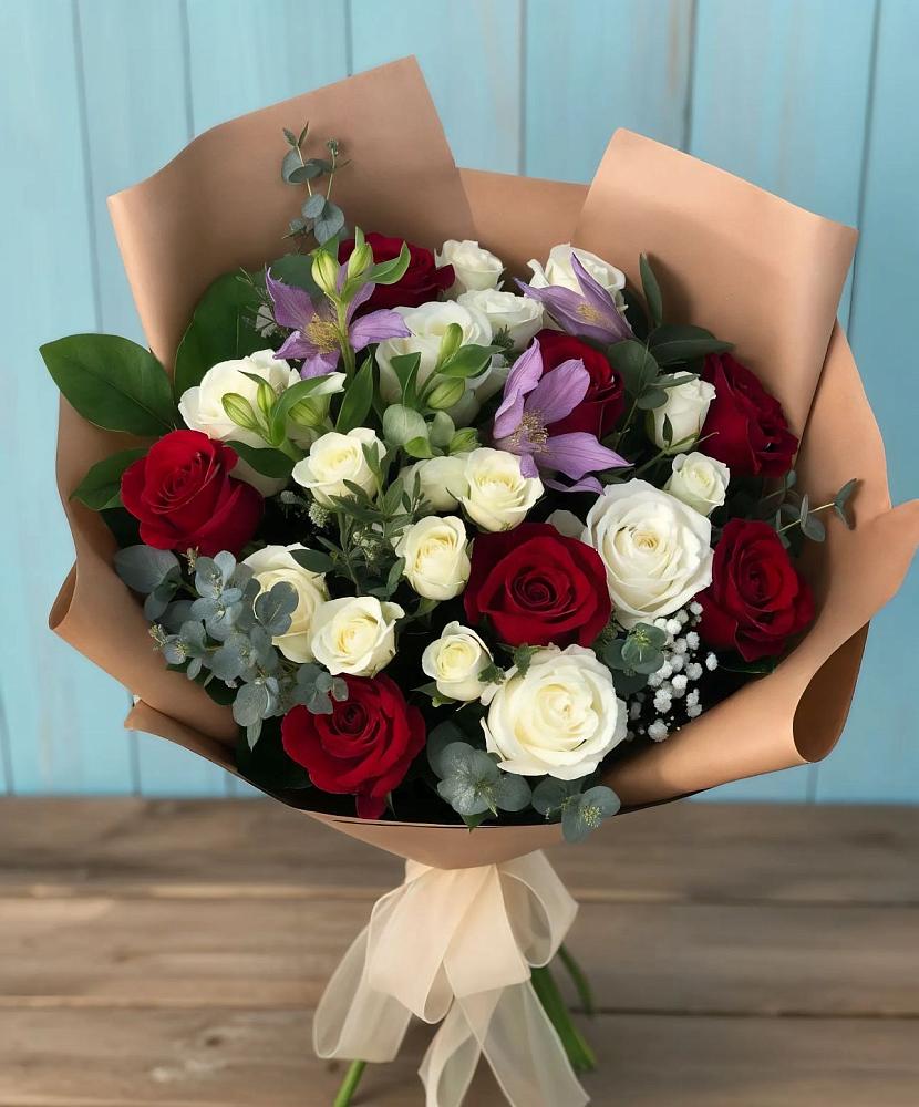 Букет цветов из: Розы и Альстромерии в Подлужном