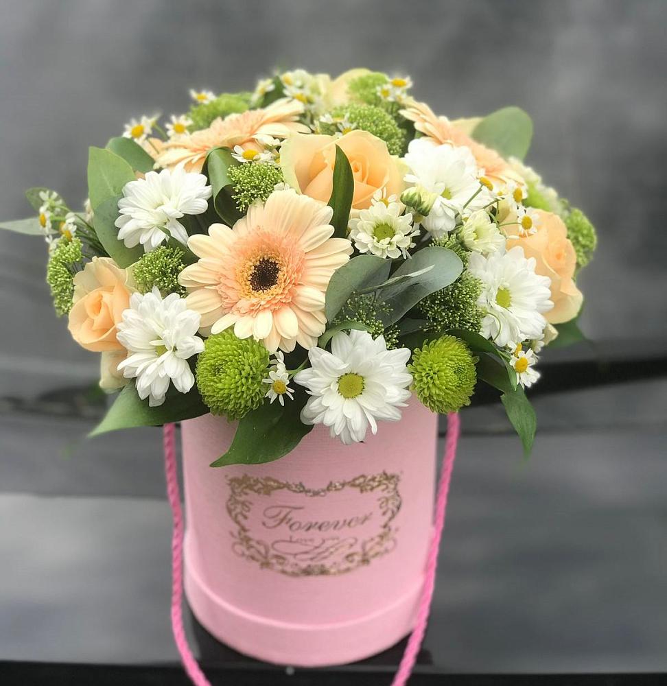 Цветочная композиция из Розы, Герберы и Хризантемы в шляпной коробке в Подлужном