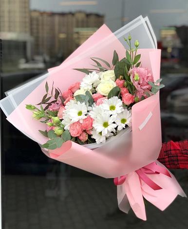Букет цветов из: Розы, Лизиантусы и Хризантемы в Подлужном
