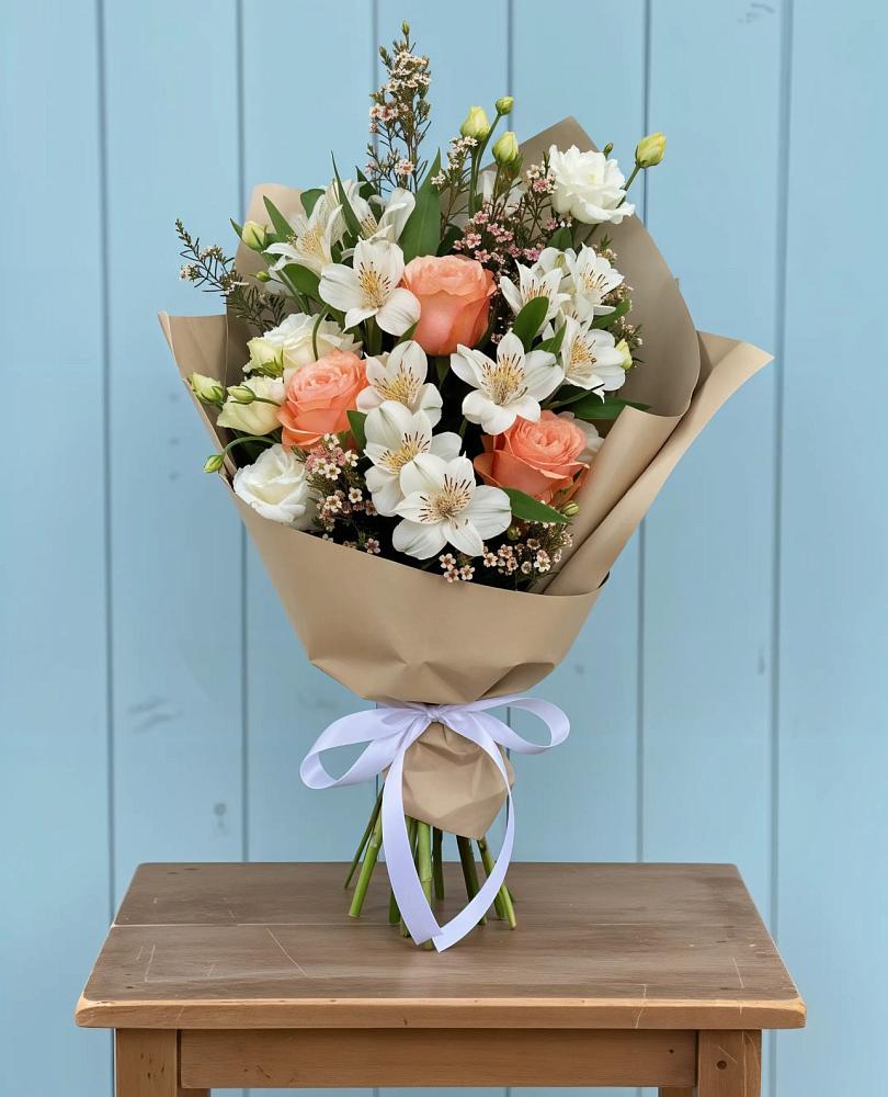 Букет цветов из: Альстромерии, Лизиантусы, Розы и Хризантемы в Подлужном