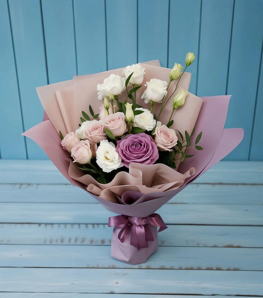 Букет цветов из: Розы и Лизиантусы в Подлужном